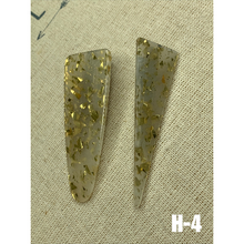 Load image into Gallery viewer, 2 PC- Triangle Resin Hair Barrettes Alligator Hair Clips
