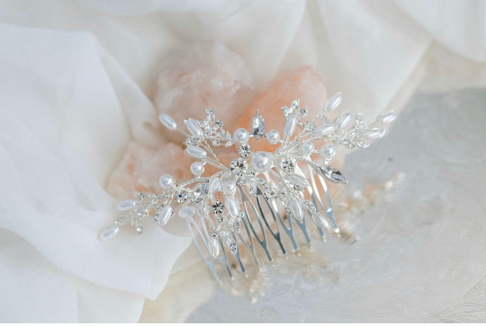 Rhinestone with pearls decorative hair comb